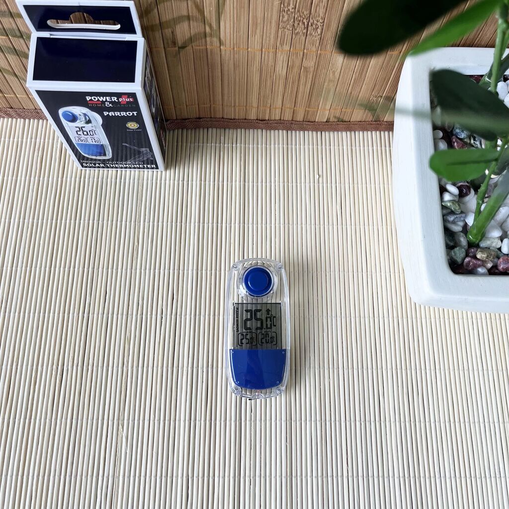 POWERplus Parrot Solar Outdoor/Indoor Thermometer